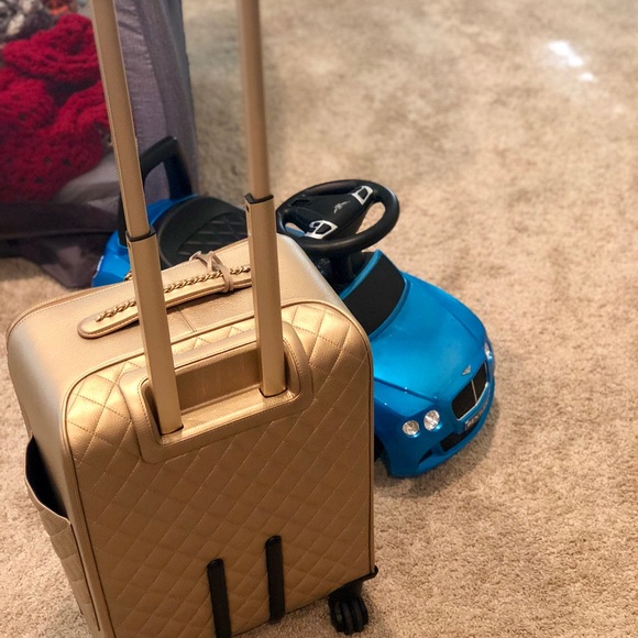 Authentic 18c Chanel Metallic Calfskin Trolley - Picture 6 of 8